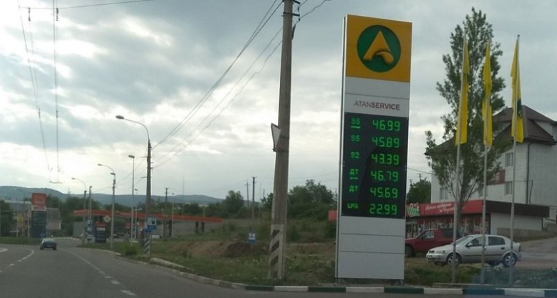 Бензин в Крыму продолжает быстро дорожать