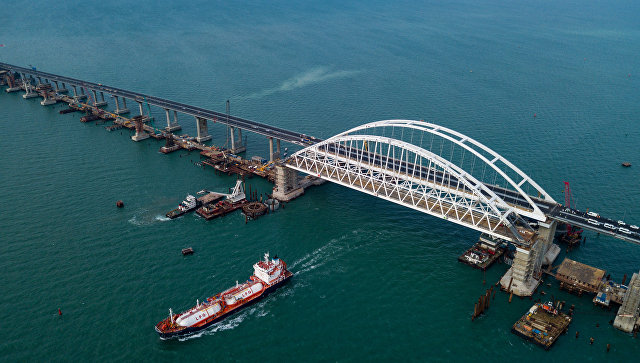 Накануне запуска Крымского моста: "звездный" взгляд на стройку века