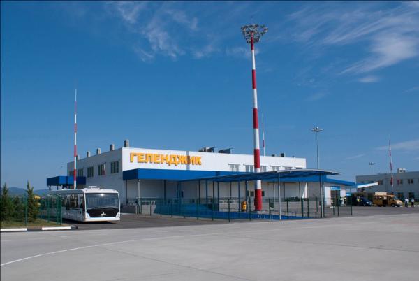 Аэропорт Геленджика временно станет международным ради сборных Исландии и Швеции
