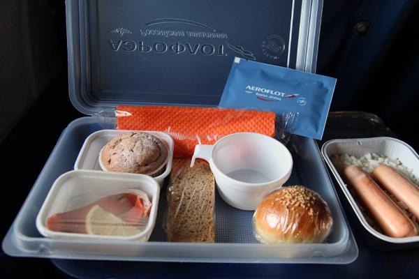 Пассажиры назвали Аэрофлот лучшей российской авиакомпанией по качеству бортового питания