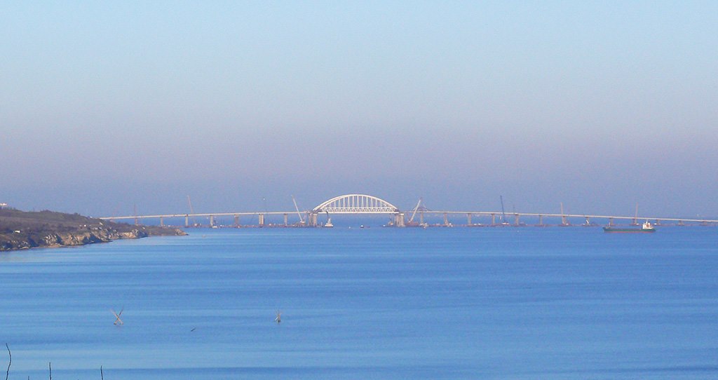 В Киеве назвали Крымский мост украинским и поблагодарили Бога за его создание