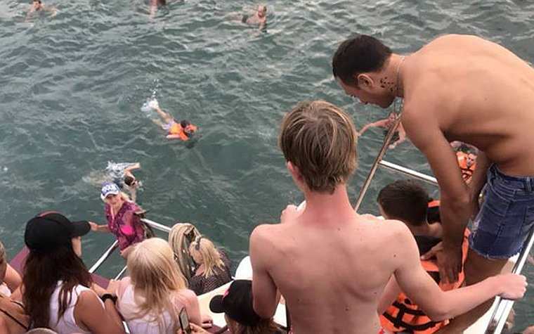 114 российских туристов удалось спасти в заливе Паттайи