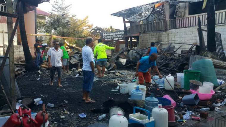 6 туристов пострадало во время массового пожара на острове Пхи-Пхи-Дон в Таиланде