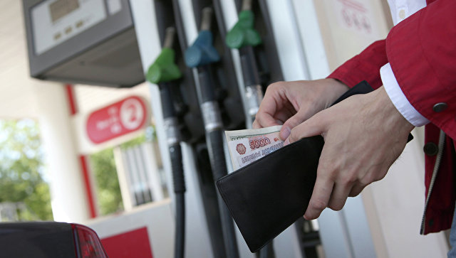За неделю бензин в Симферополе подорожал на 2,6%
