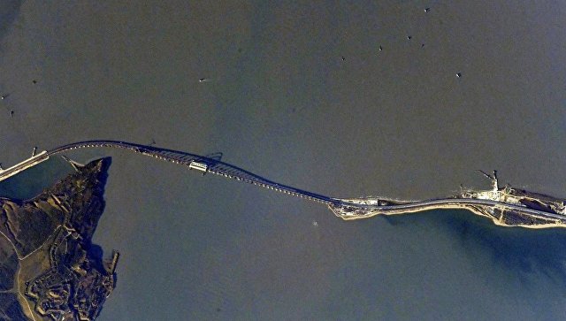 Шкаплеров запечатлел Крымский мост перед возвращением на Землю