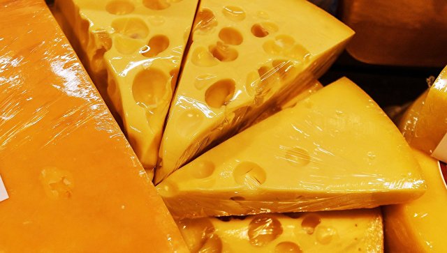В Симферополе сожгли более 70 кг европейских сыров