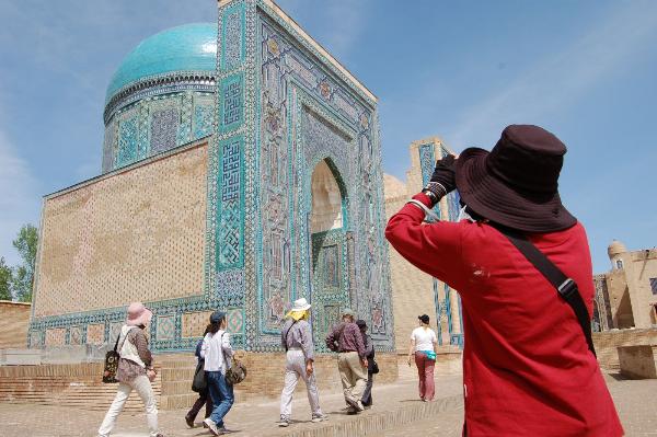 В Узбекистане будут штрафовать «диких» туристов за неуплату сбора