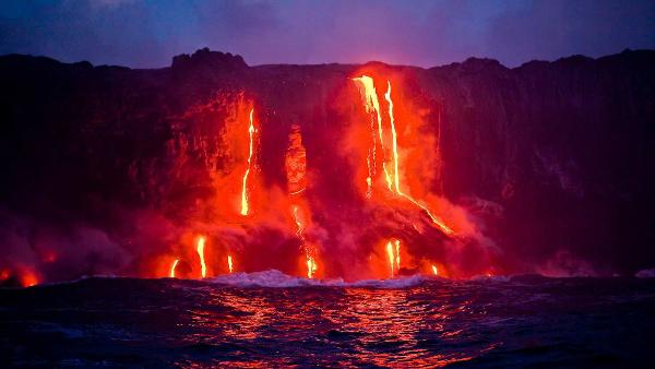 В результате извержения вулкана на Гавайях образовалось еще почти 1,6 км суши
