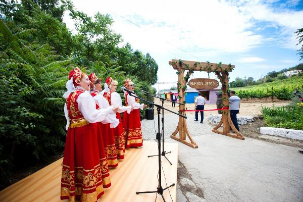 В Крыму открылась первая «винная деревня» Массандры