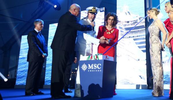 В Генуе окрестили новаторский корабль MSC Cruises