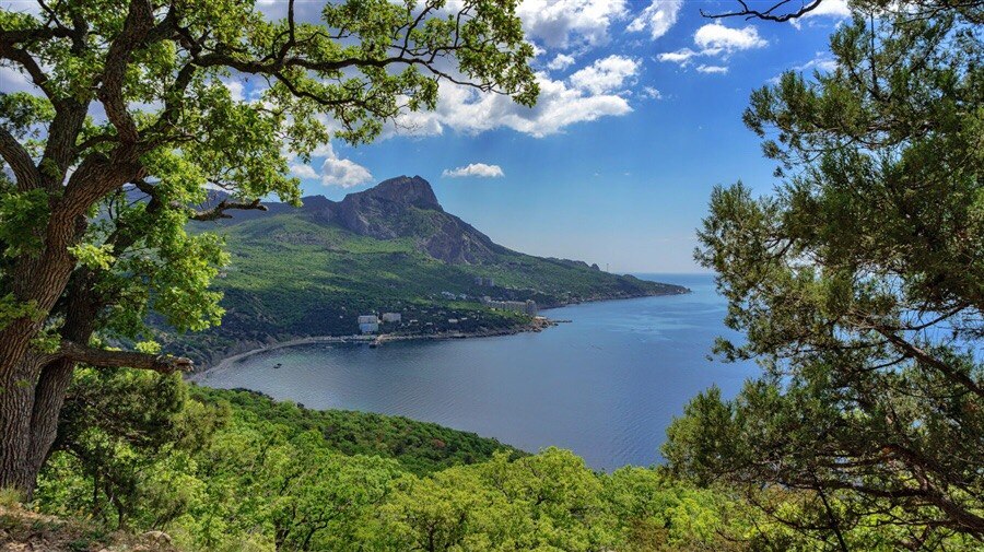 В Крыму подвели промежуточные итоги туристического сезона