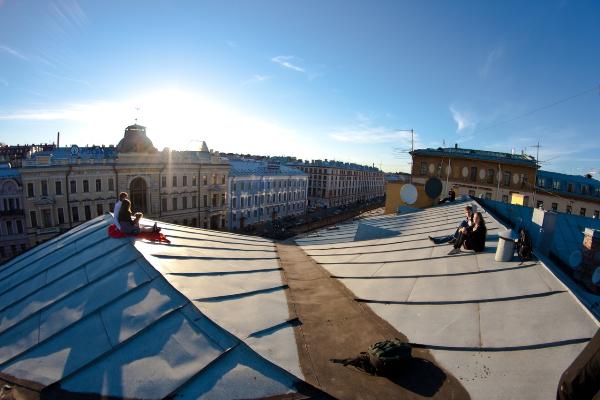 Депутат заксобрания Петербурга предложил штрафовать за нелегальные экскурсии по крышам