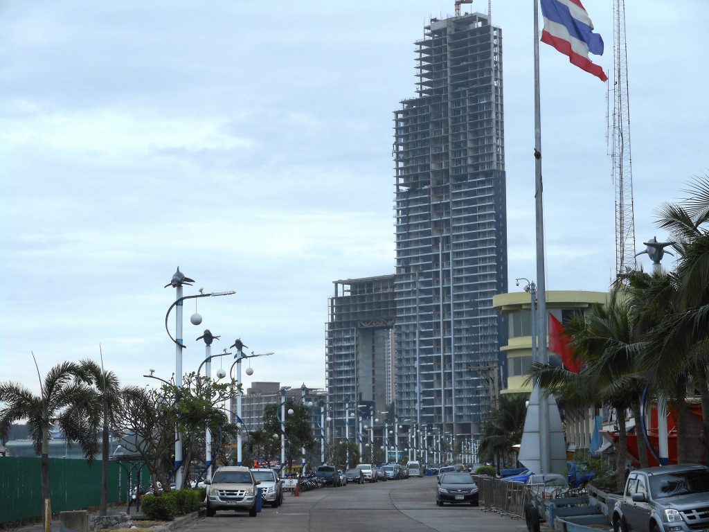 Кондоминиум Waterfront в Паттайе — судебные иски на 100 миллионов батов