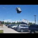Сильный ветер унес туалетные кабинки в Колорадо