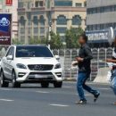 В Шардже оштрафовано 12 871 человек за пересечение дороги в неположенном месте.