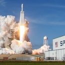 SpaceX отложила туристический полет к Луне