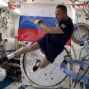 Российский космонавт привез с орбиты мяч для чемпионата по футболу